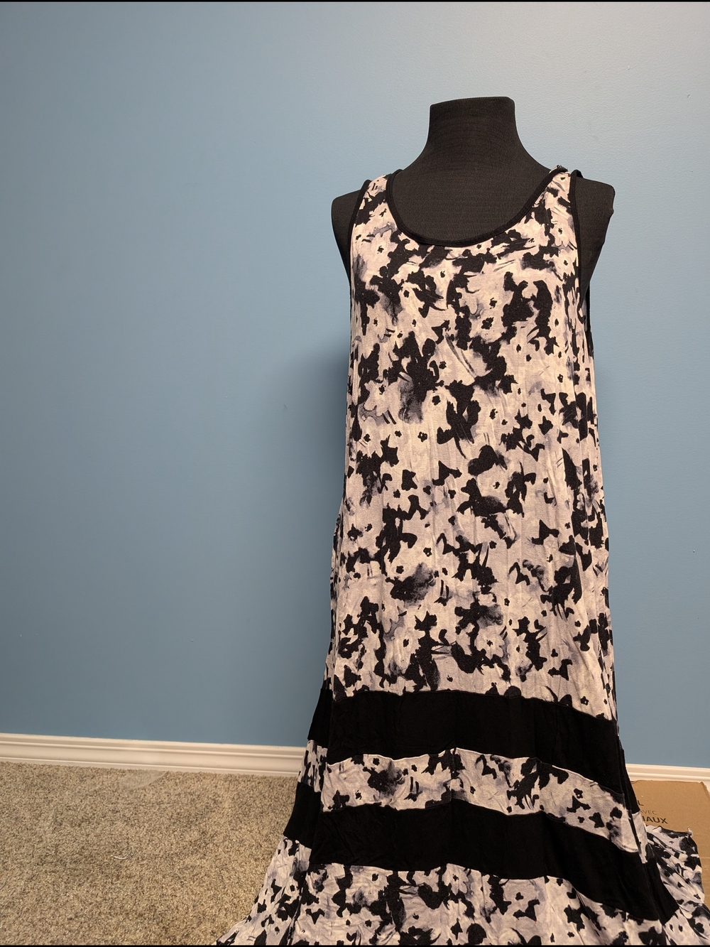 Simply Vera Vera Wang Black and White Floral-Stripe Sleeveless Maxi Dress